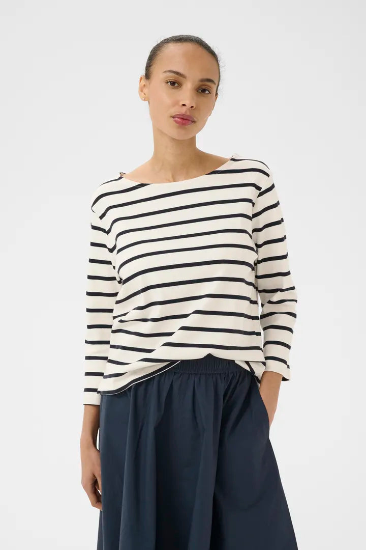 Nela T-Shirt