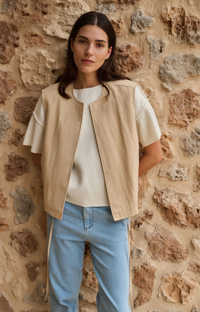 Sleevless Summer Vest